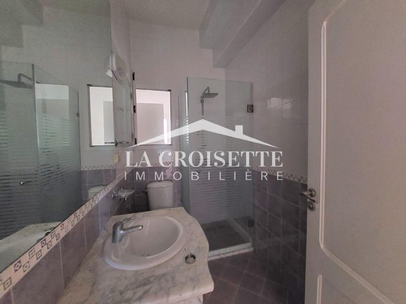 Etage de villa S+3 à La Marsa